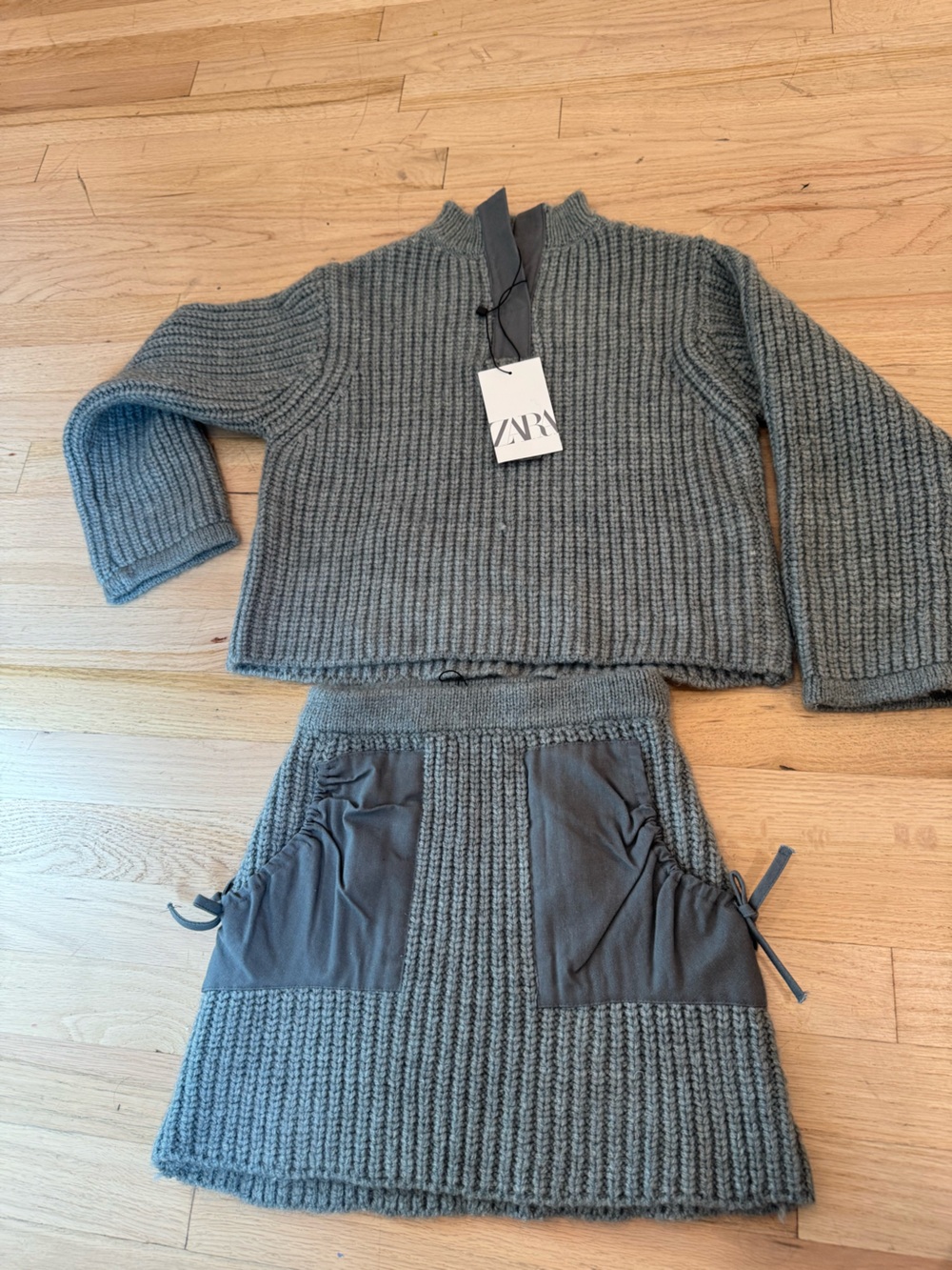 Zara girls skirt and sweater set. Gray knit